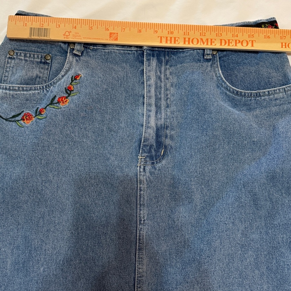 Bill Blass Blue Maxi Denim Skirt with Embroidered Floral Accents size 14 Vintage - Picture 7 of 8